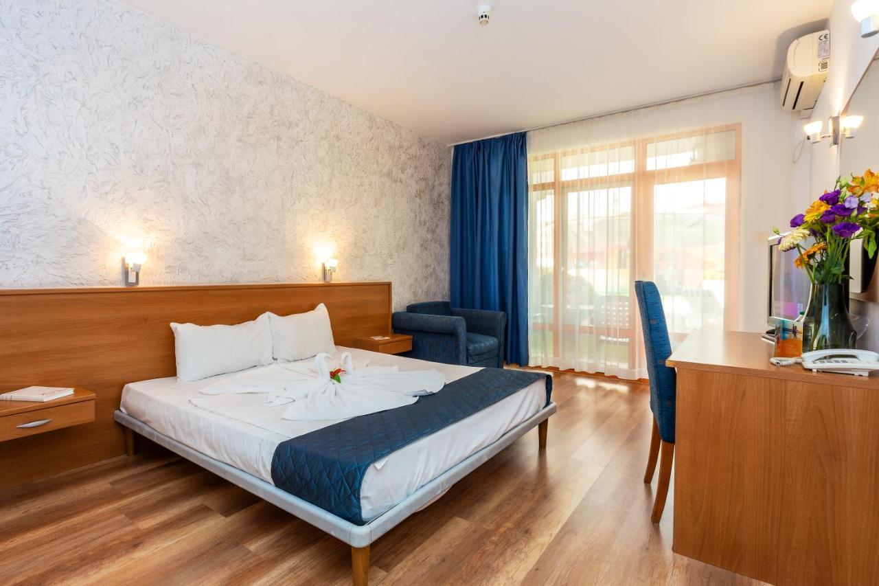 Family Room (2 Adults + 2 Children) - All Inclusive,1037241304:JPEG