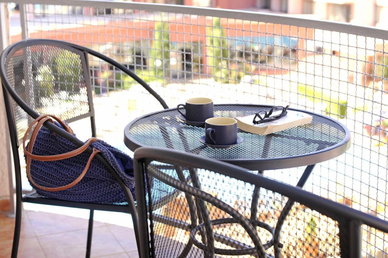 Studio (2 Adults + 1 Child),1121377026:JPEG