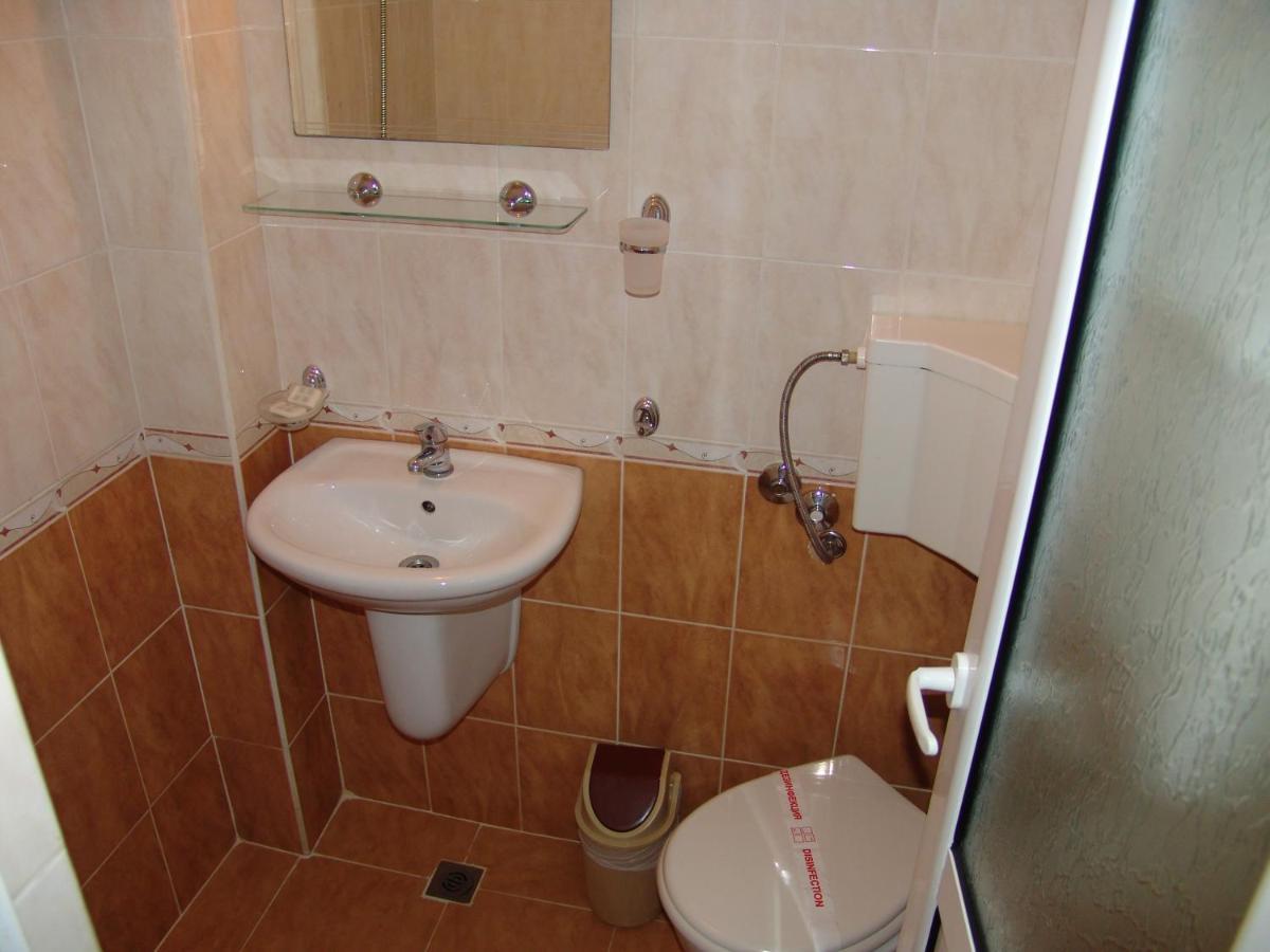 Apartment (2 Adults + 2 Children up to 18),1203163336:JPEG