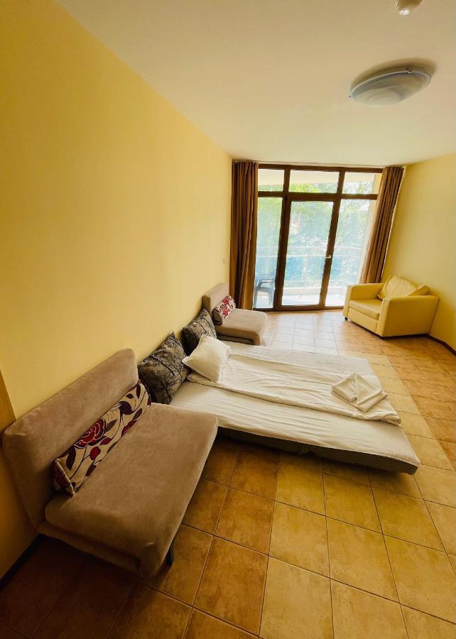 Two-Bedroom Apartment with Sea View (5 Adults)