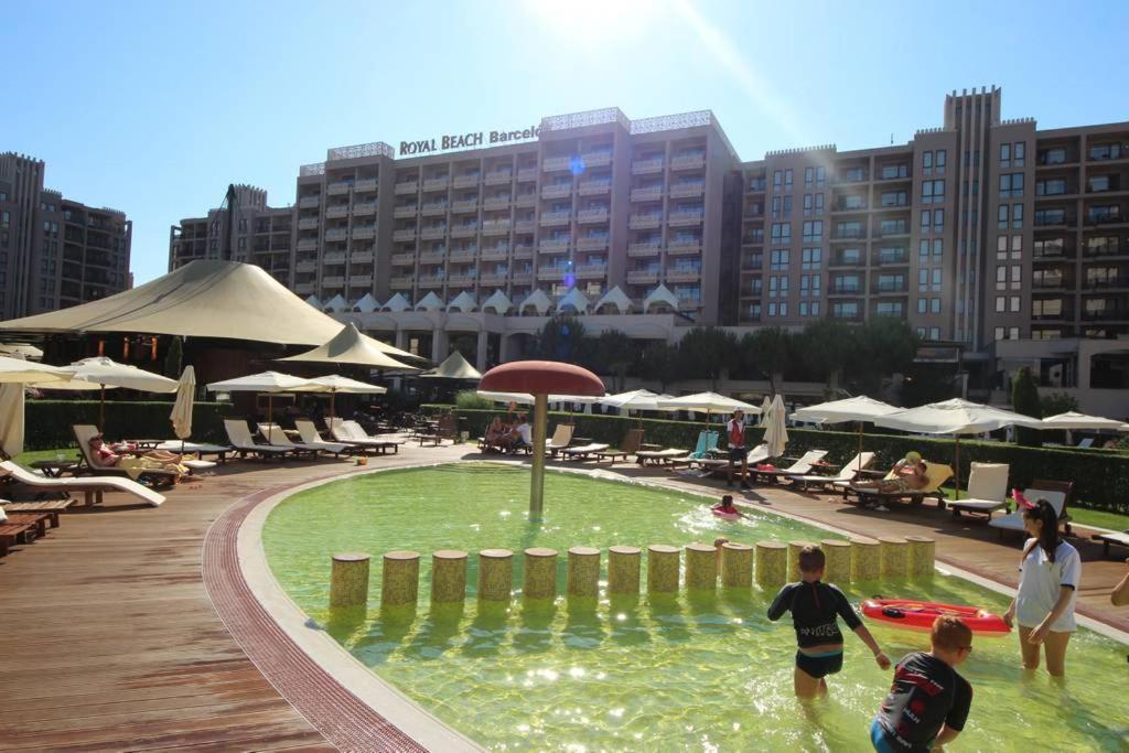 Apartment Pool View