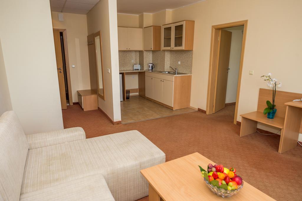 One-Bedroom Apartment with Balcony