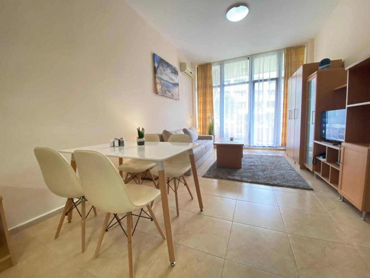 One-Bedroom Apartment,1382817476:JPEG