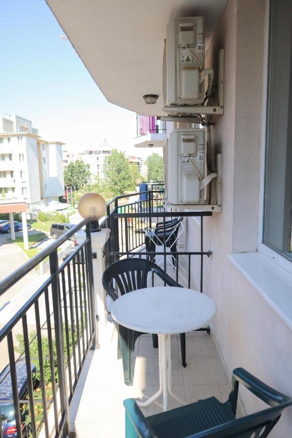 Studio Balcony