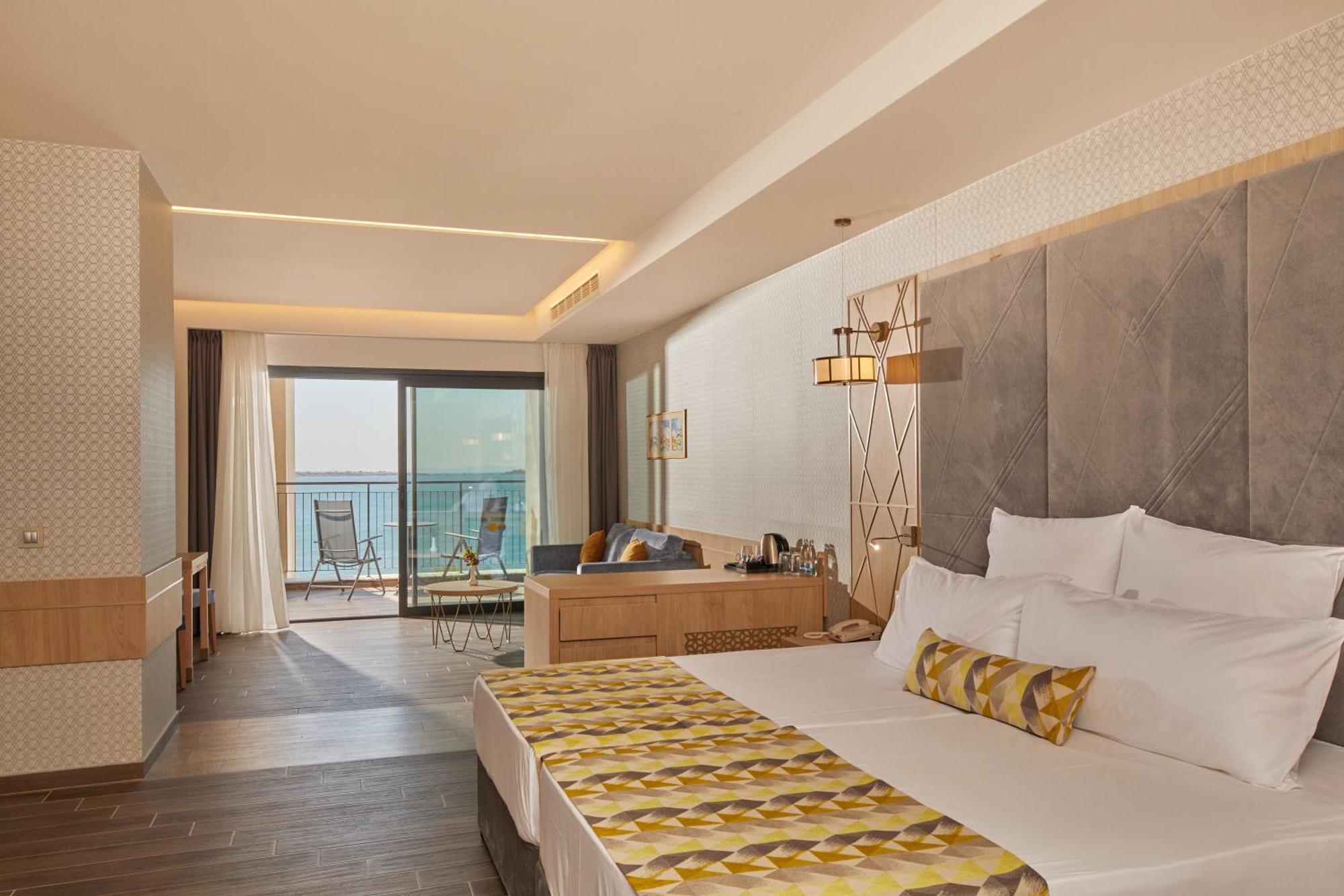Junior Suite Frontal Sea View