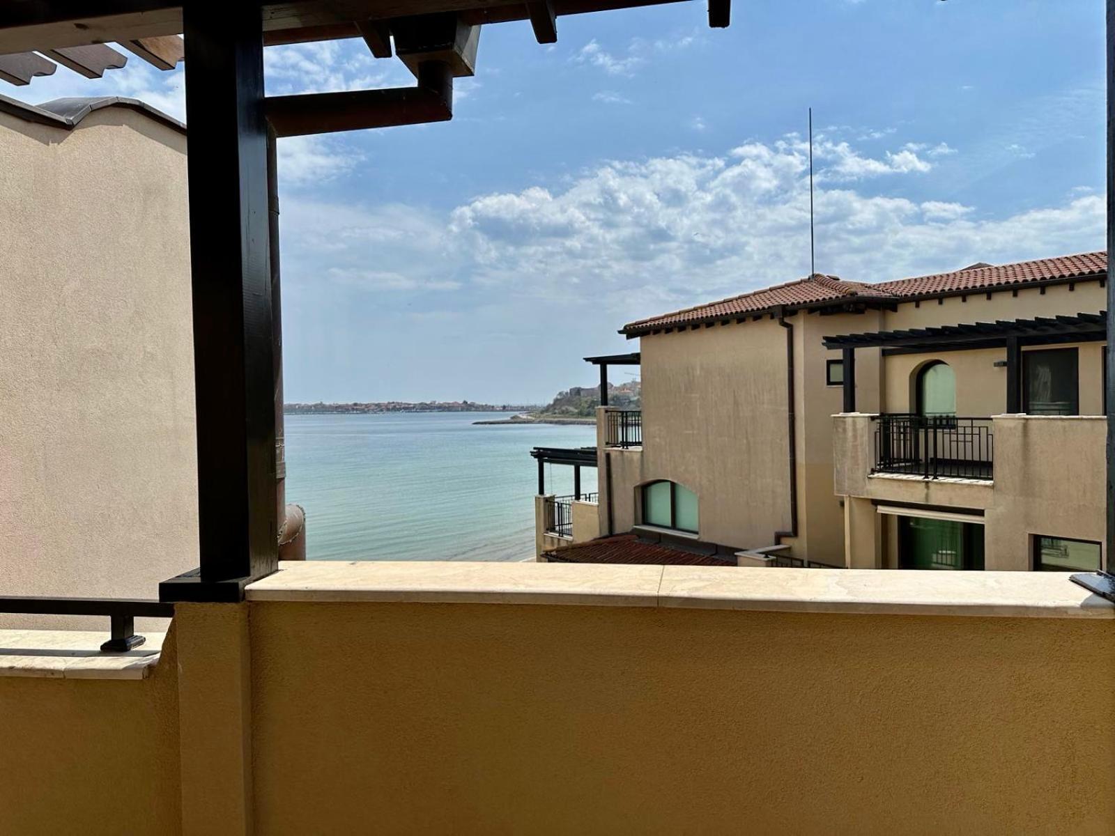 One-Bedroom Apartment Sea View Balcony