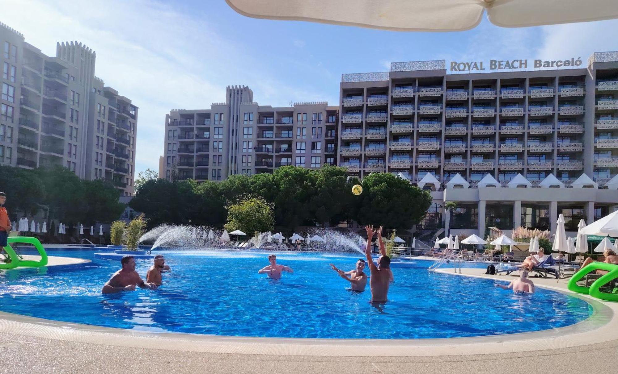 Apartment Pool View
