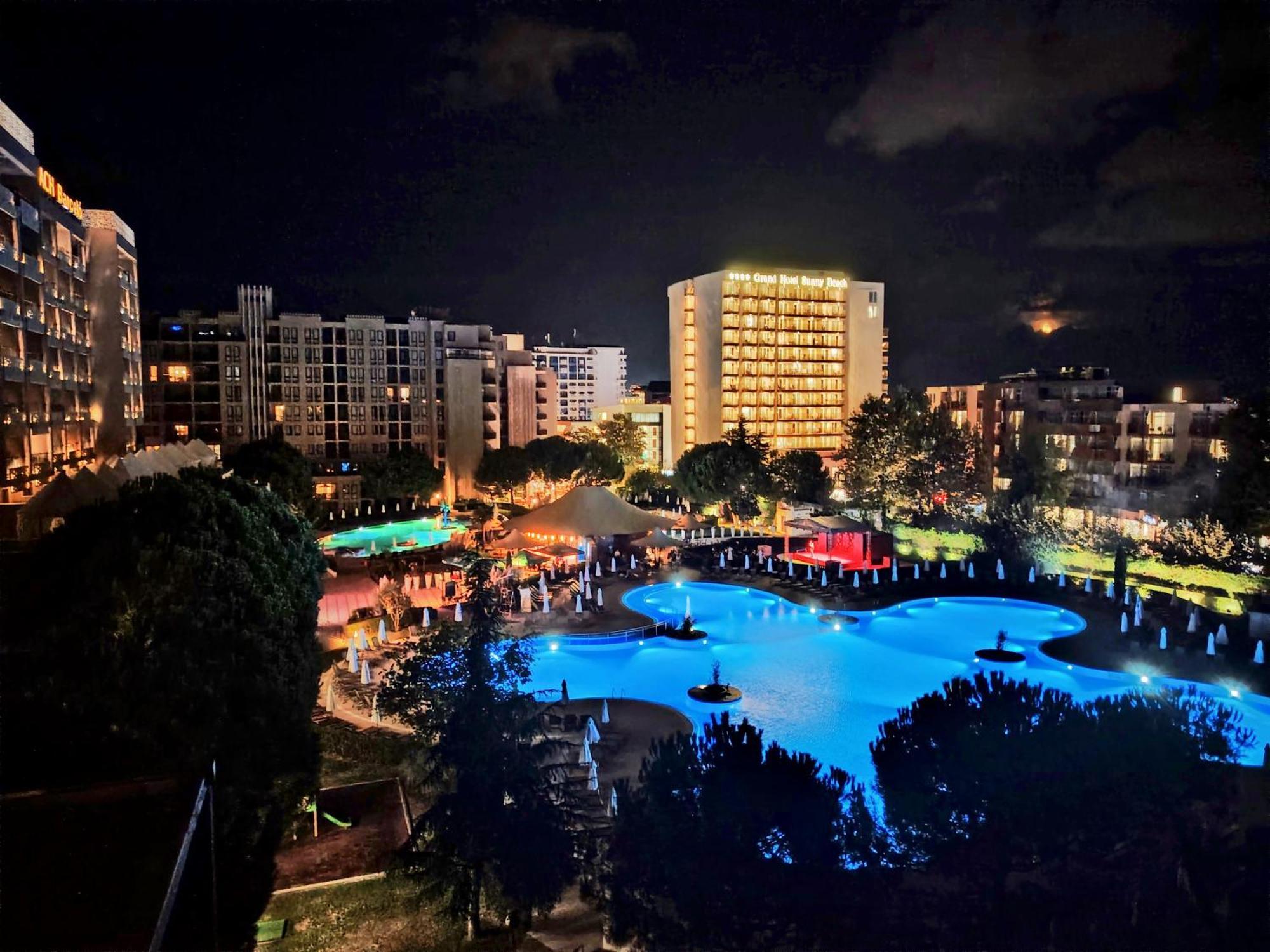 Apartment Pool View