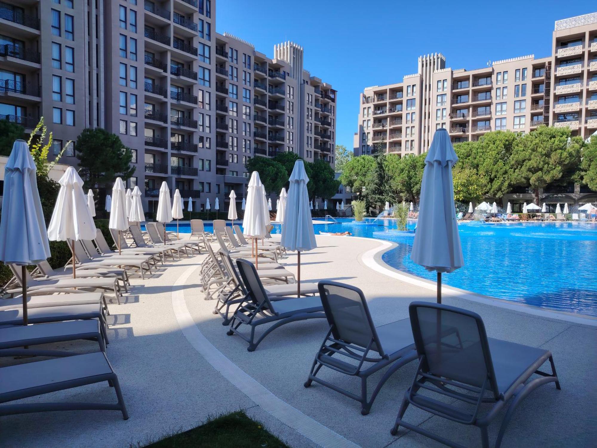 Apartment Pool View