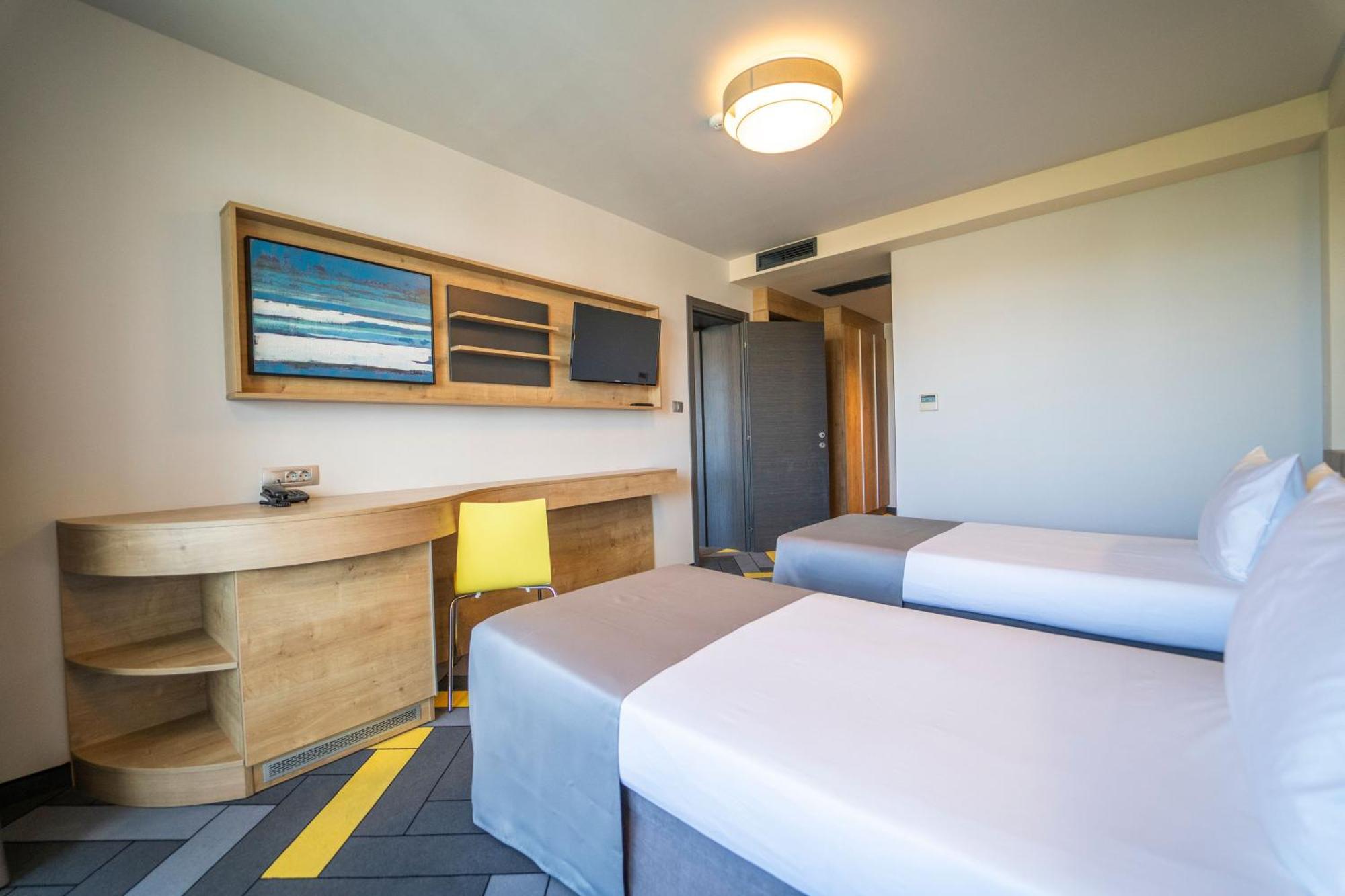 Family Room Minibar &