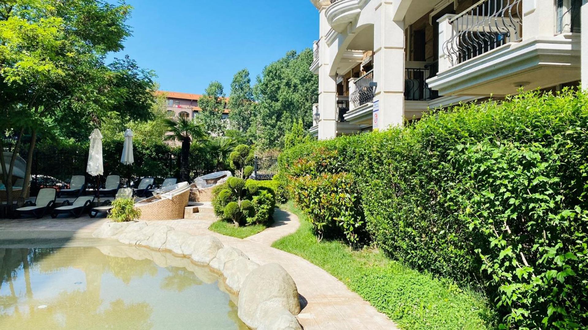 Apartment Garden View