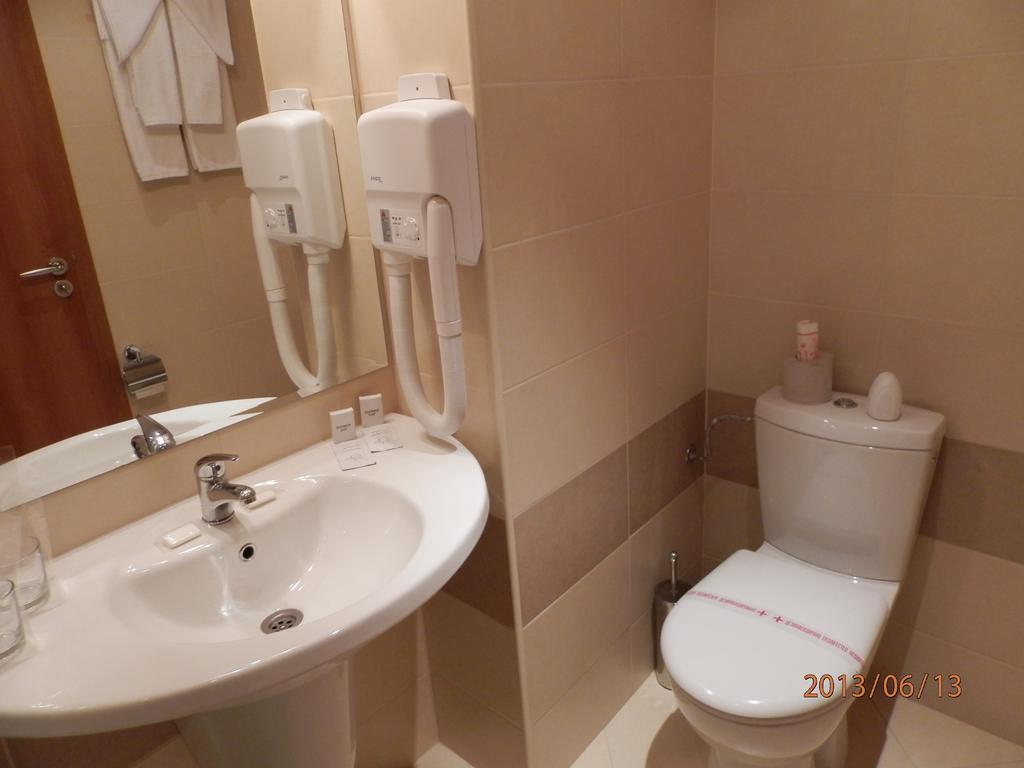 Twin Room with Balcony,226085750:JPEG