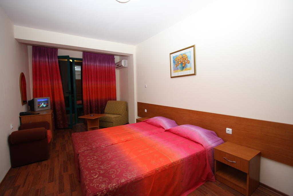 Twin Room with Extra Bed