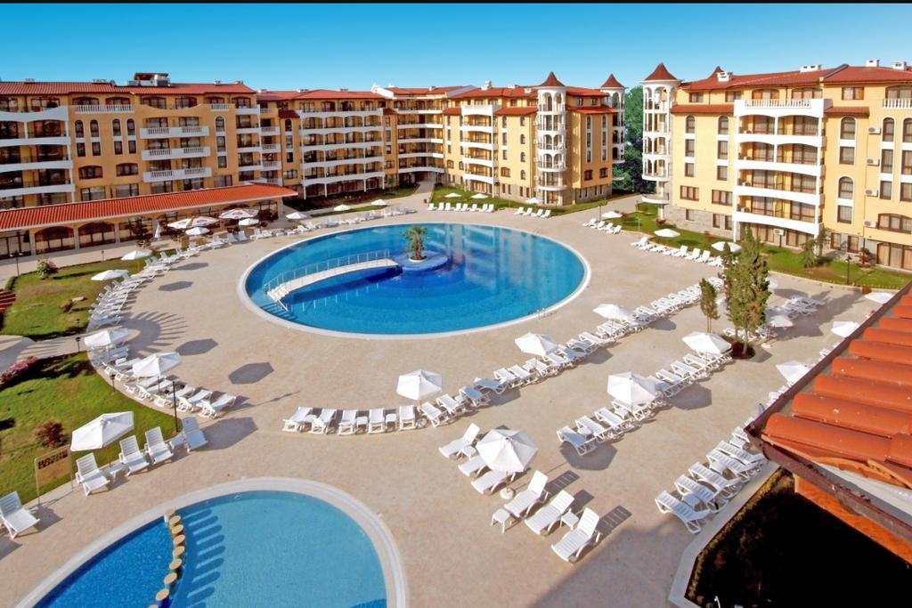 Apartment Pool View