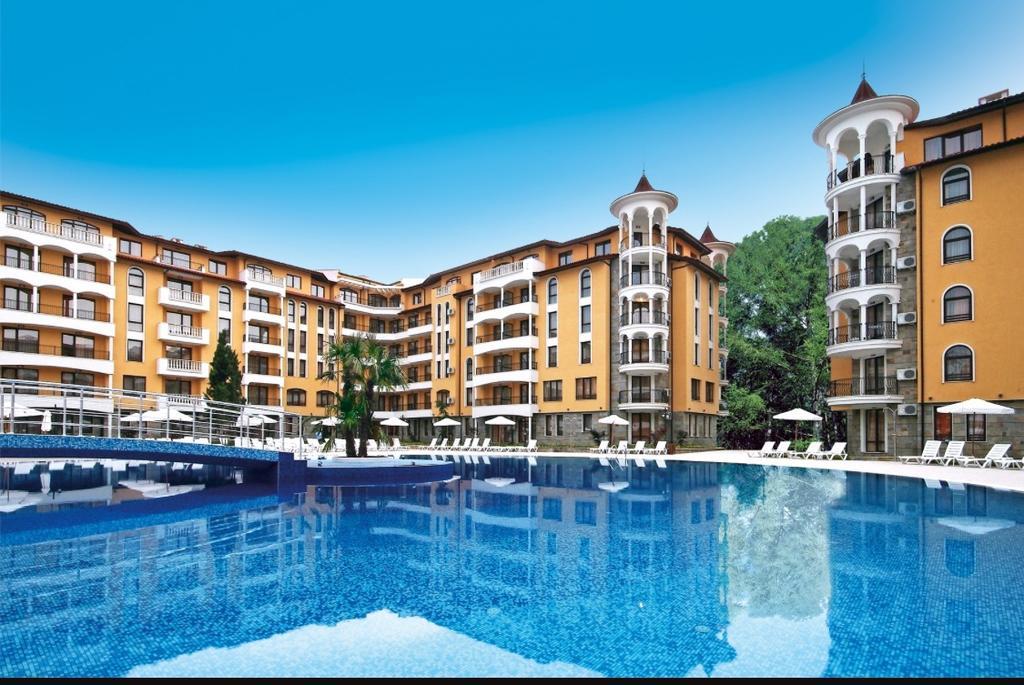Apartment Pool View