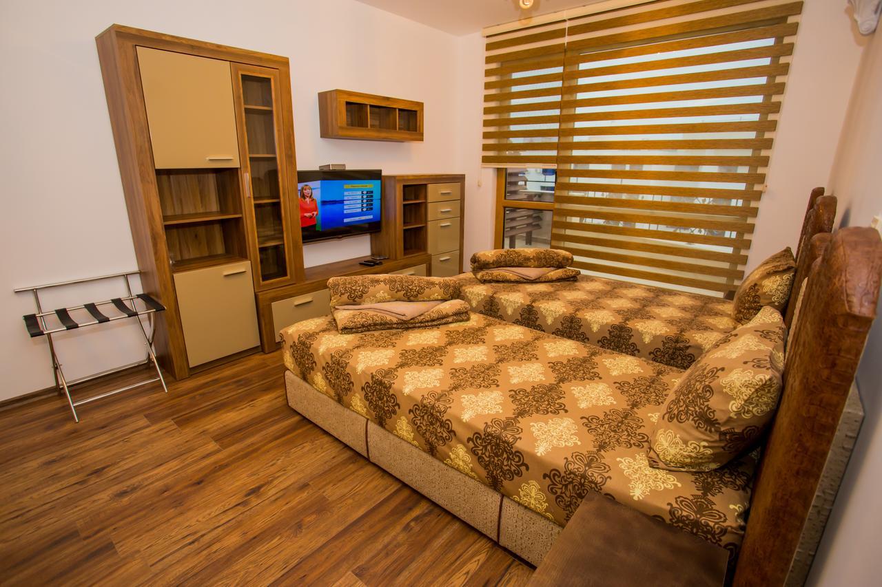 Deluxe Studio - mit Balkon (3 Erwachsene + 1 Kind)