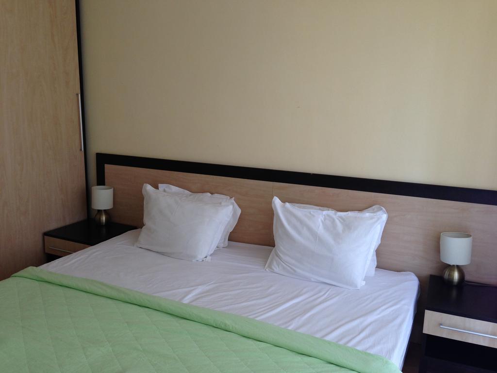 One-Bedroom Apartment Sea View