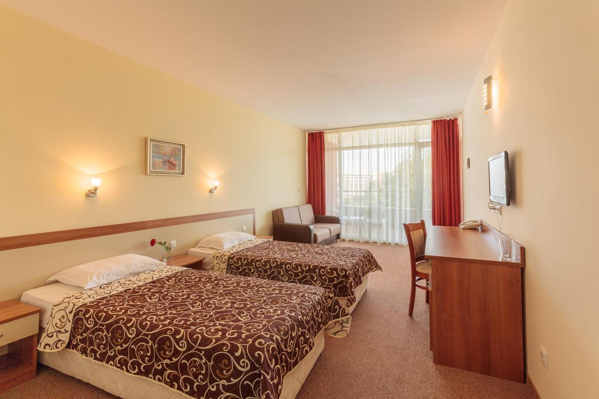 Economy Twin Room (2 Adults + 1 Child)