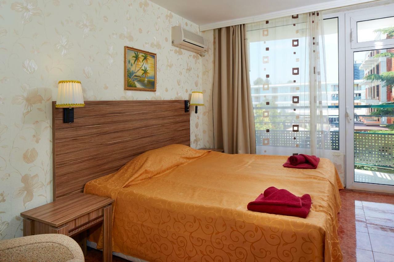 Double Room (2 Adults)