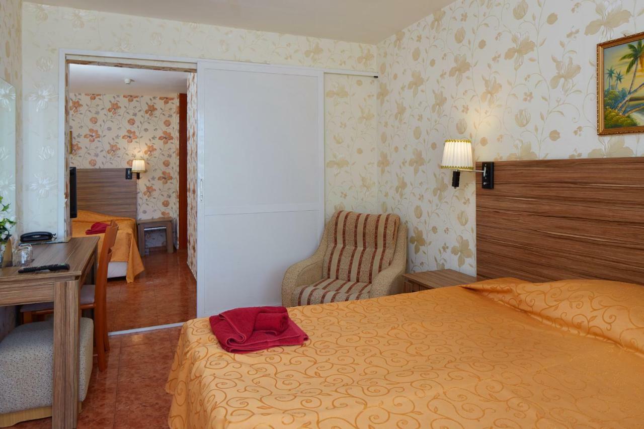 Suite (4 Adults)