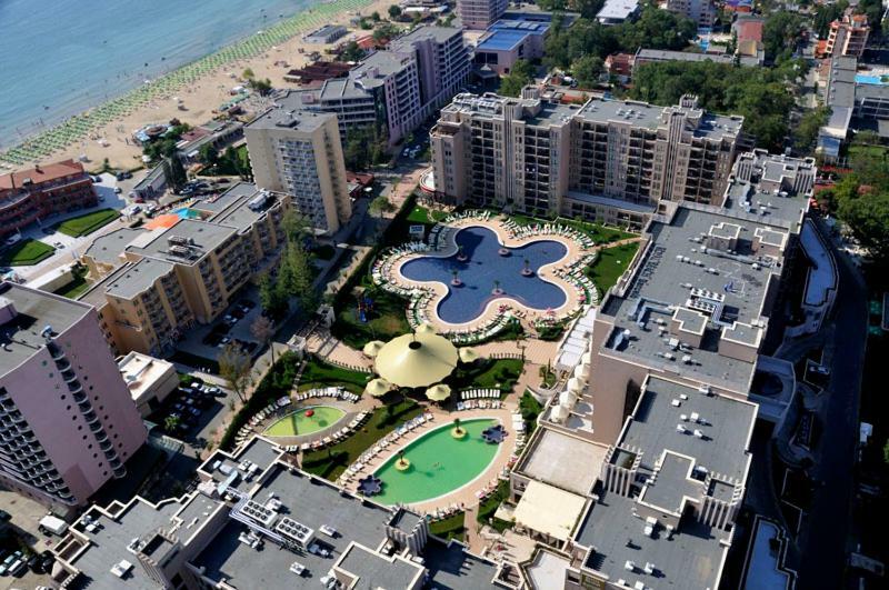 Apartment Pool View