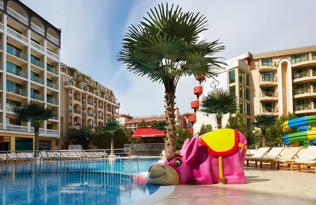 Planeta Hotel & Aquapark Free Beach Access-1