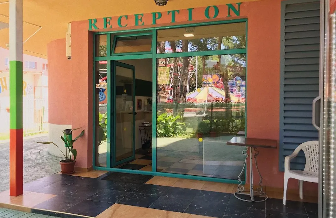 Largo Beach Hotel-1
