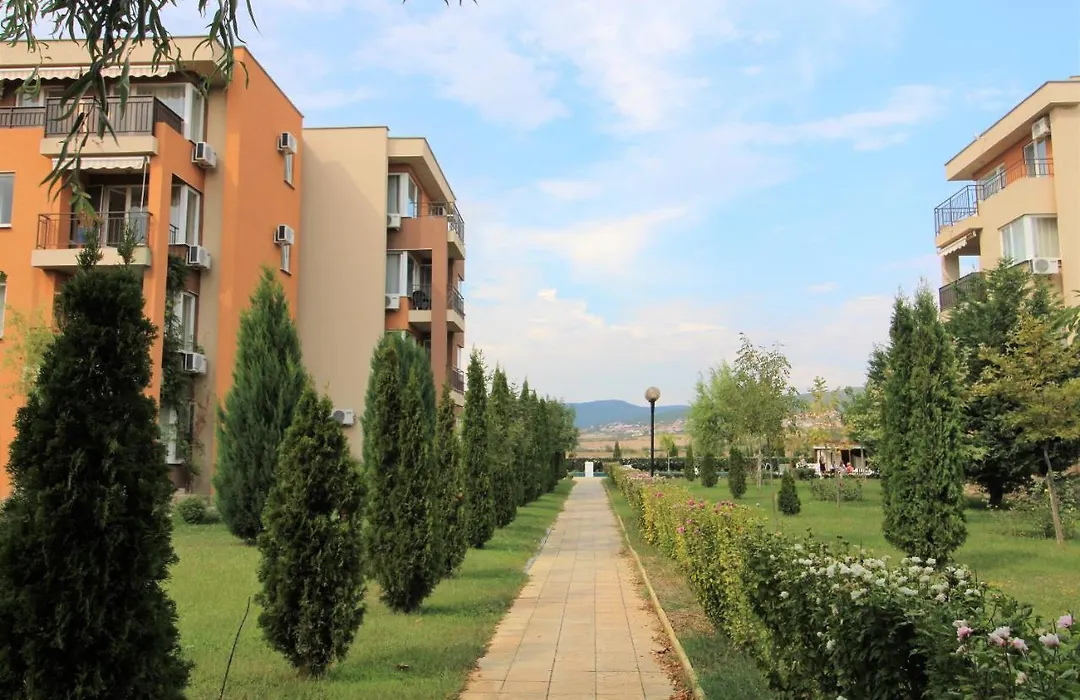 Holiday-Orchid Menada Apartments-1