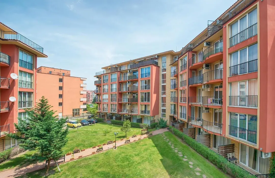 Sunny View Central Holiday Apartments-1