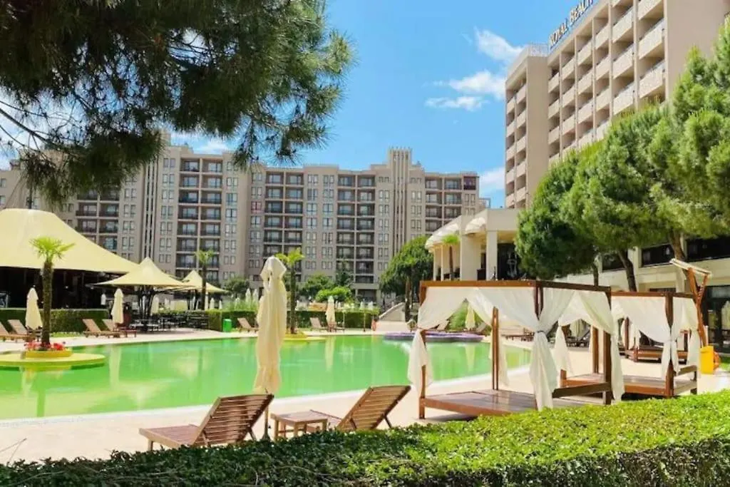 Royal Beach Barcelo - Big Studio & Garden-1