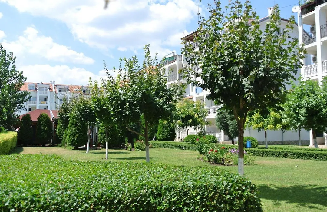 Bravo 5 Holiday Home-1
