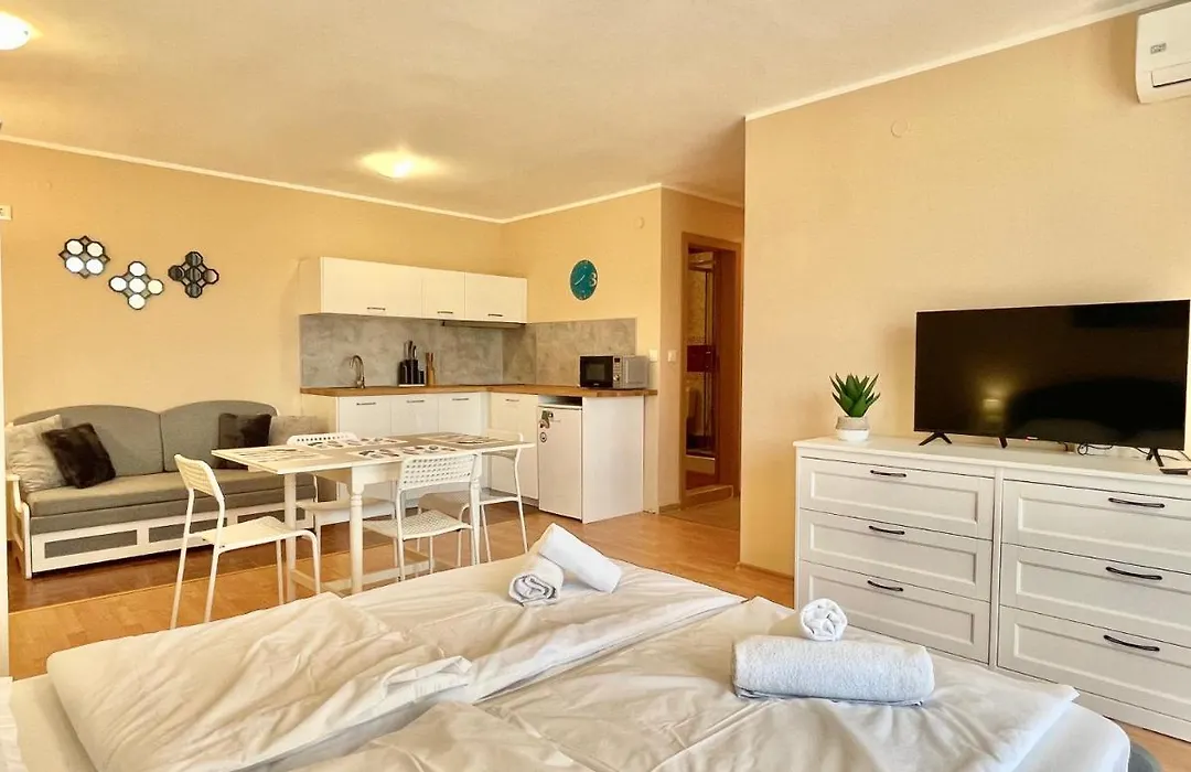 Green Fort Noks - Private Apartment - Bsr - 1-1
