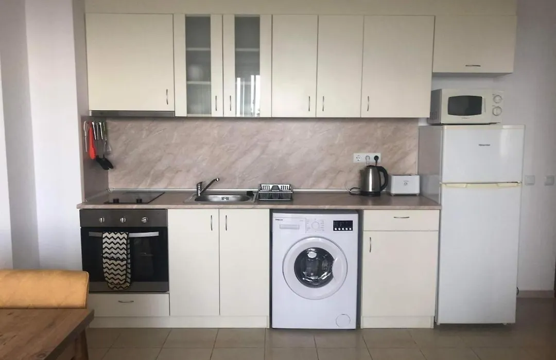 Spacious, 2 Bed Apt, Fort Orchid-1