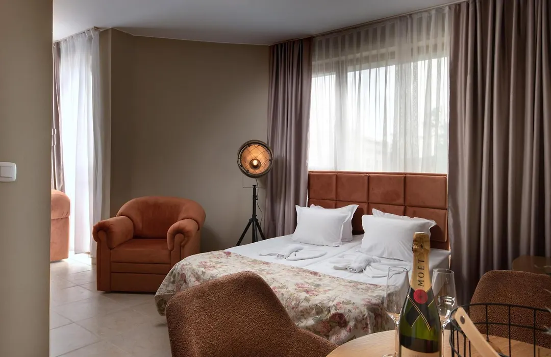 Hotel Avenue-1