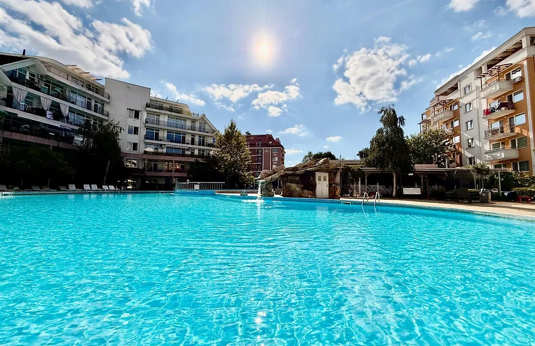 Charming 2-Bed Flat With Pool View In Sunny Beach, Bulgaria-1