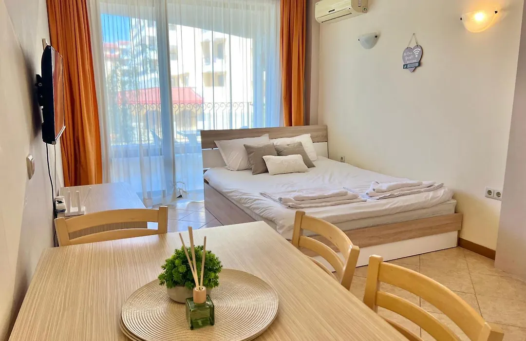 Royal Sun - Sunny Cove Apartment-1