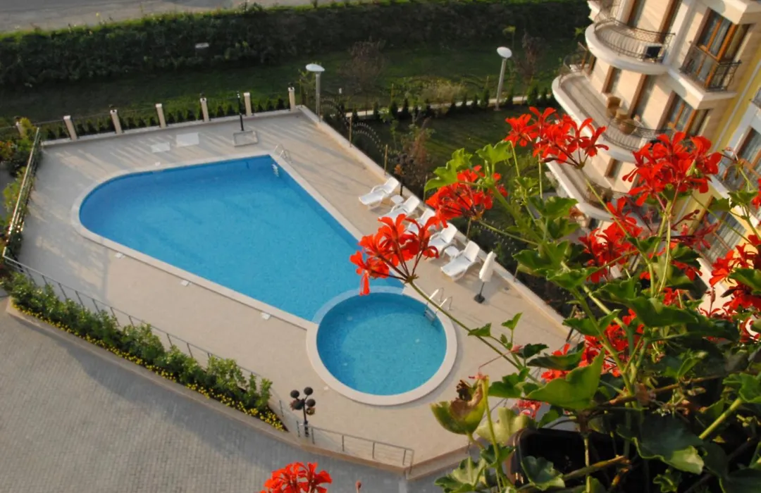 Hotel Seasons 3-1