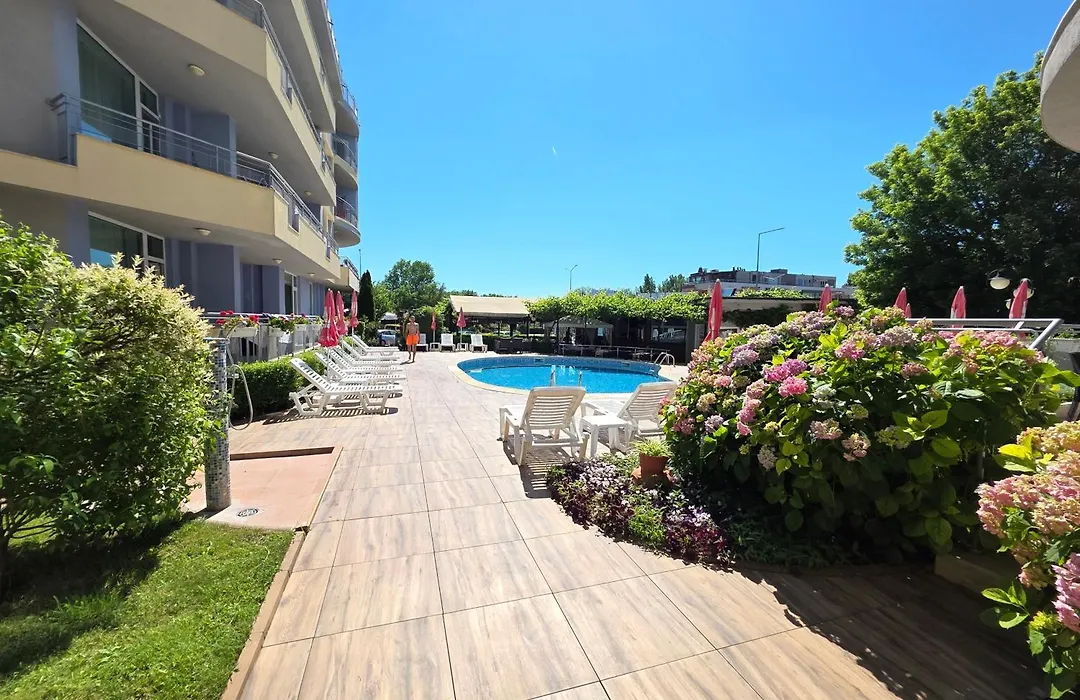Favorit Aparthotel-1