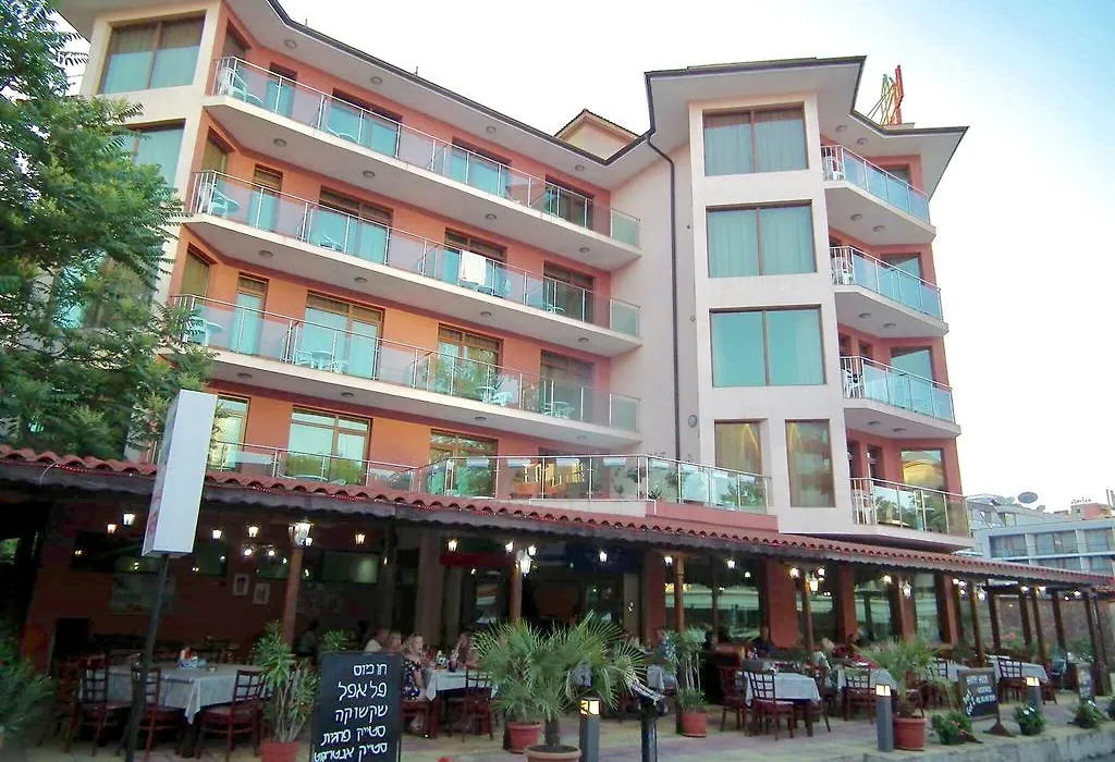 Maverick Hotel-1