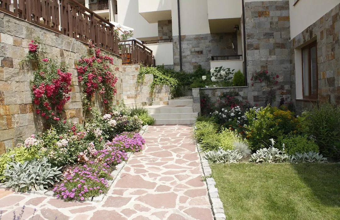 Relax Holiday Complex & Spa-1