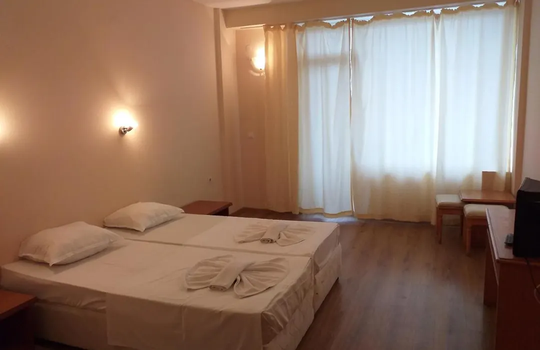 Hotel Seasons 2-1