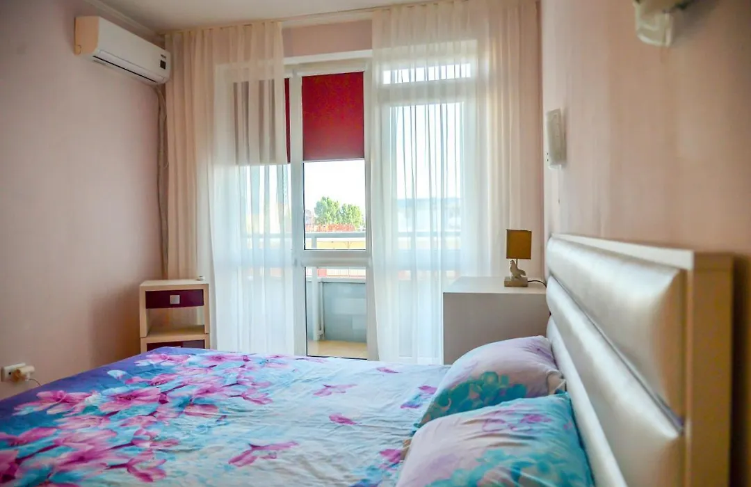 Apartment Central Plaza 1 Bedroom 63 M-1