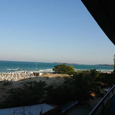 Sianie: Beachfront Apartment in Sunny Beach Center-2