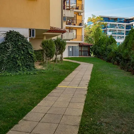 Menada Diamond Bay Apartments-3