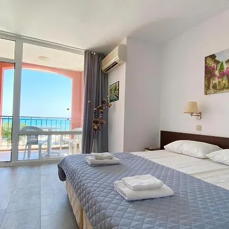 Carina Beach-3