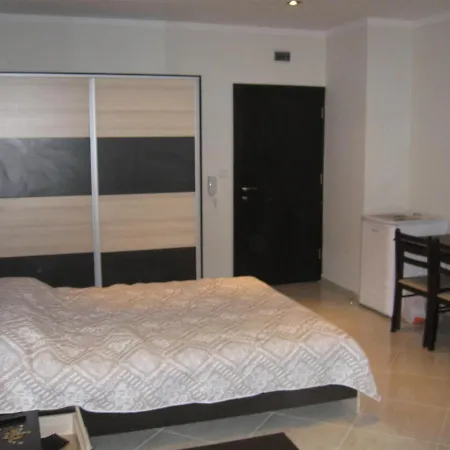 Солнечная Студия На Солнечном Берегу Sunny Studio On Sunny Beach-2