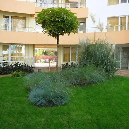 Amazing 2 Bedroom Apartment Next To The Beach-3