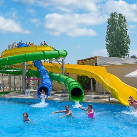 Hotel Glarus Beach-3