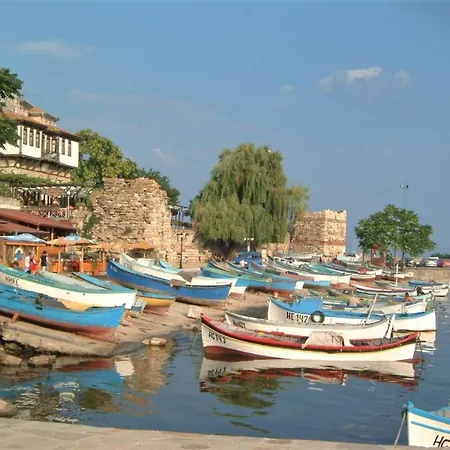 Seaside 2 Bedroom Apartment With Balcony For 4-5 Pax-3