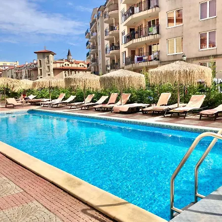 Sunny View Central - Menada Apartments-2